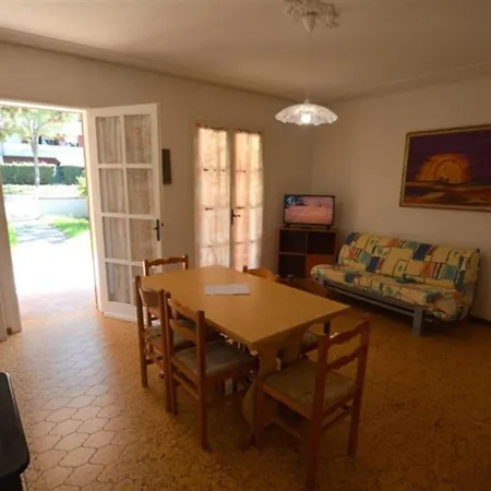 Apartment Comfy With Patio And Private Fenced And Furnished Garden Lignano Sabbiadoro